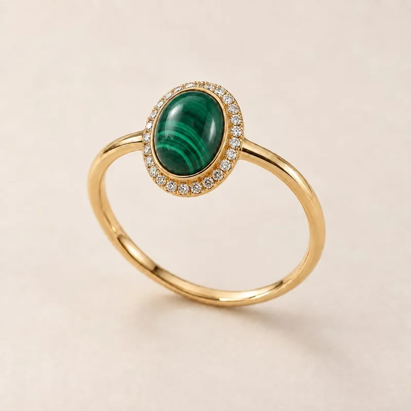 Ring mit Malachit als Hauptstein